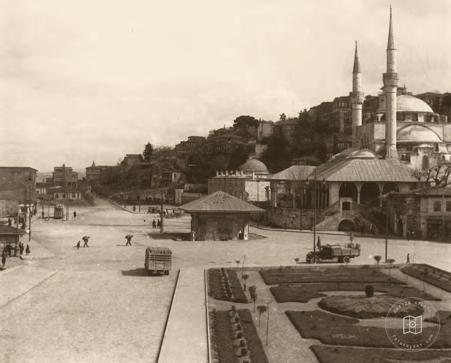 Üsküdar Square, Mihrimah Sultan Complex and Ahmed III Fountain