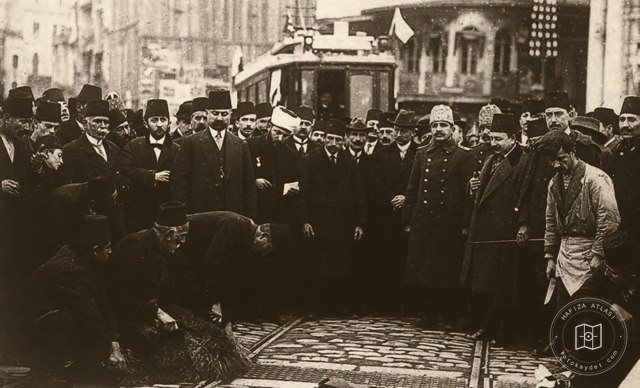 Opening ceremony of the electric tram line