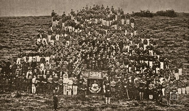 Sanayi Mektebi öğretmen ve öğrencileri