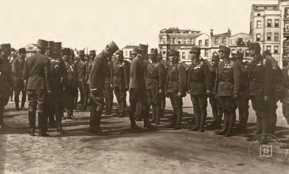 Occupation commanders and soldiers in Istanbul