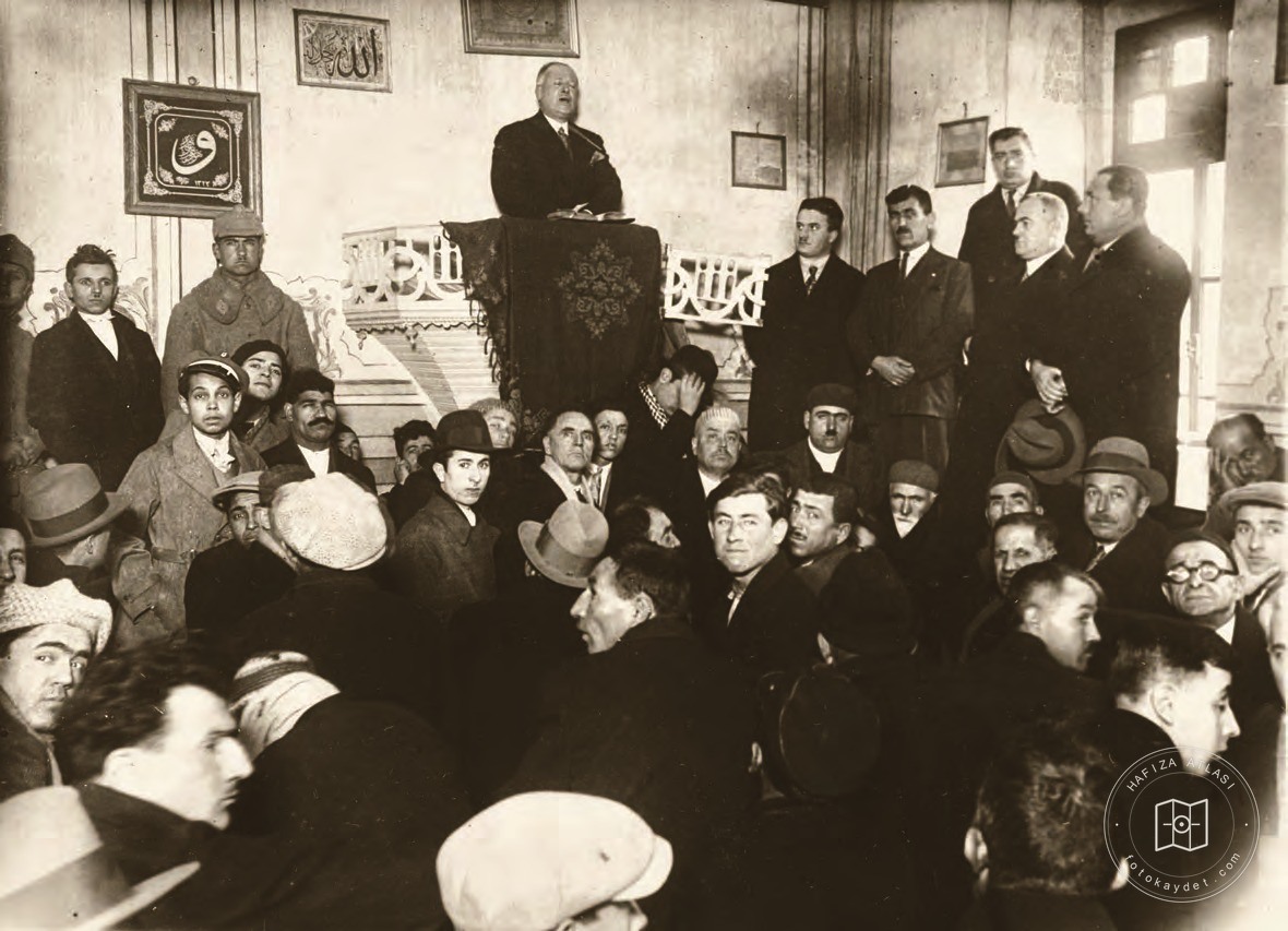 Hafız Yaşar Okur reciting the Quran in Turkish, 22 January 1932