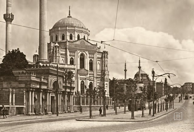 Pertevniyal Valide Sultan Mosque in Aksaray