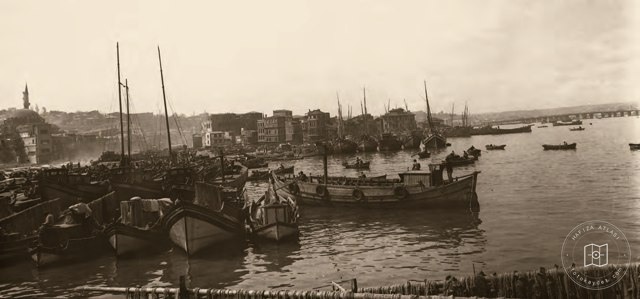 Area between Eminönü and Unkapanı