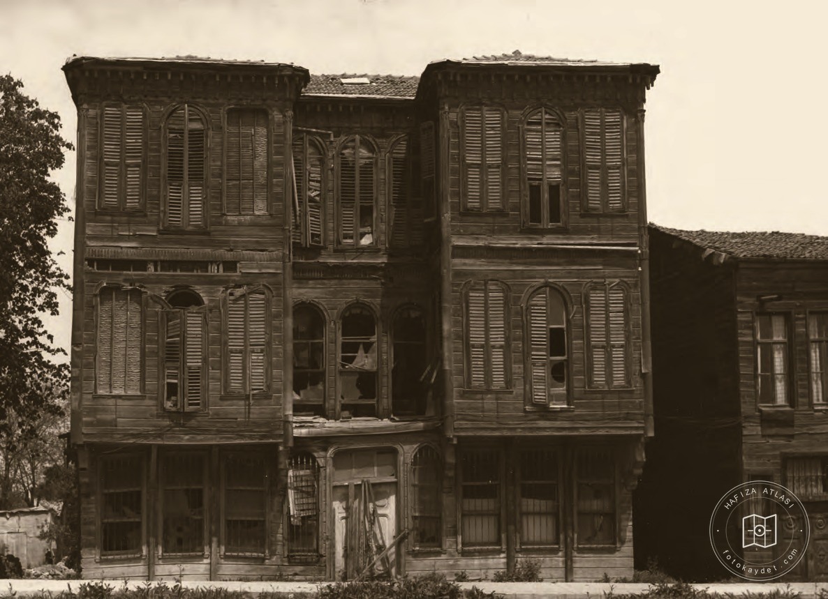 An abandoned Istanbul mansion
