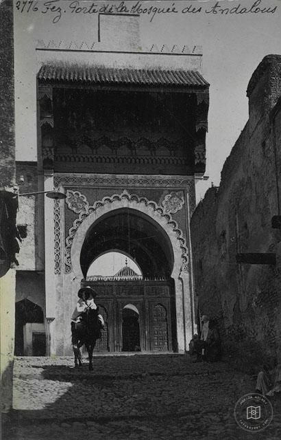 Fes — Endülüslüler Camii’nin taçkapısı