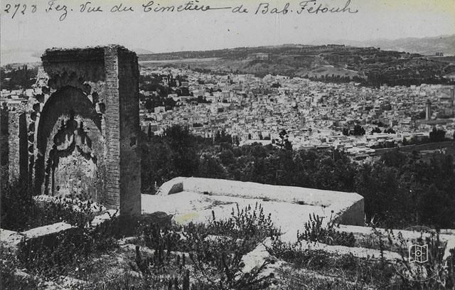 Fes — Bab el-Fetuh Mezarlığı’nın genel görünümü
