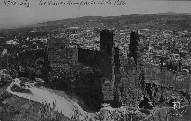 Fes — Fes el-Bali’nin şehir surları ve kent görünümü