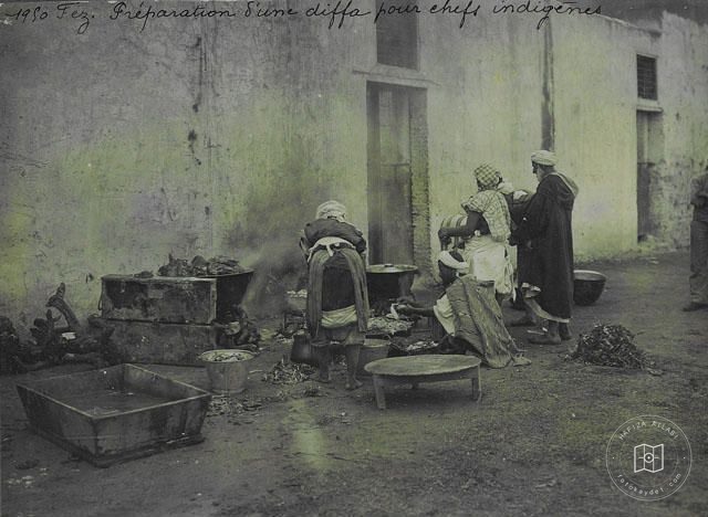 Fes — “Diffa” hazırlayan Faslı aşçılar