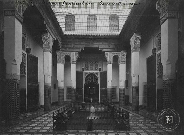 Fes — Özel bir konutun iç avlusu