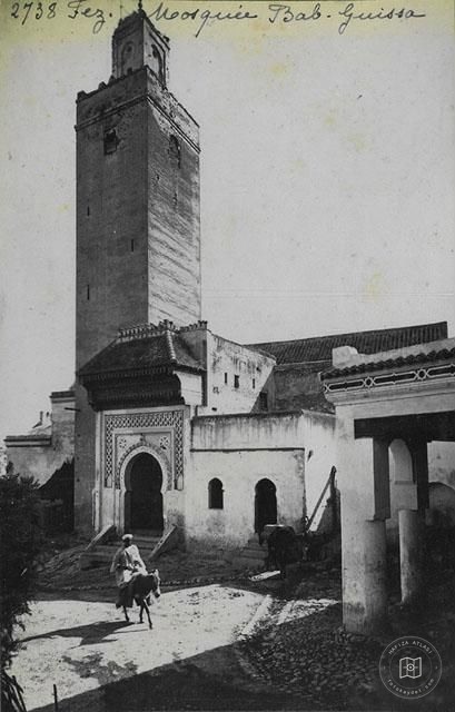 Fes — Bab Gissa Camii’nin ana girişi