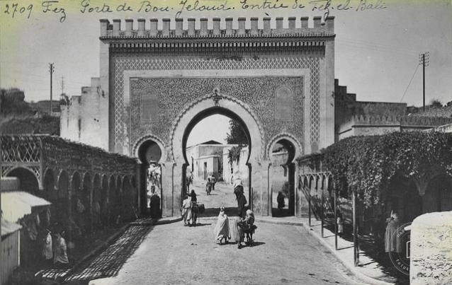 Fes — Bab Bu Jallud Kapısı ve Eski Fes