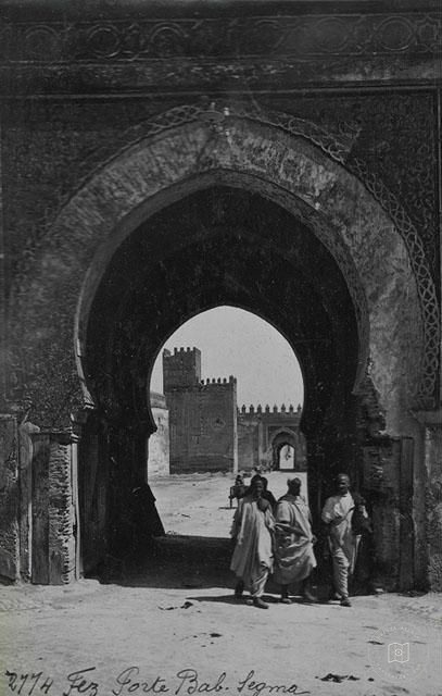 Fes — Bab Segma’ya surların dışından bakış