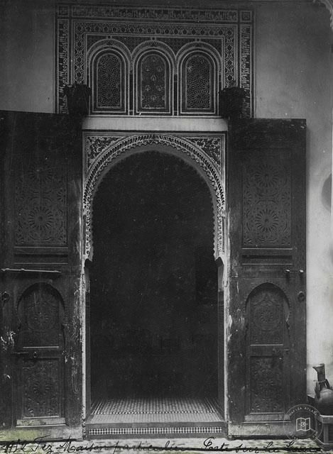 Fes — Özel bir konutun girişi