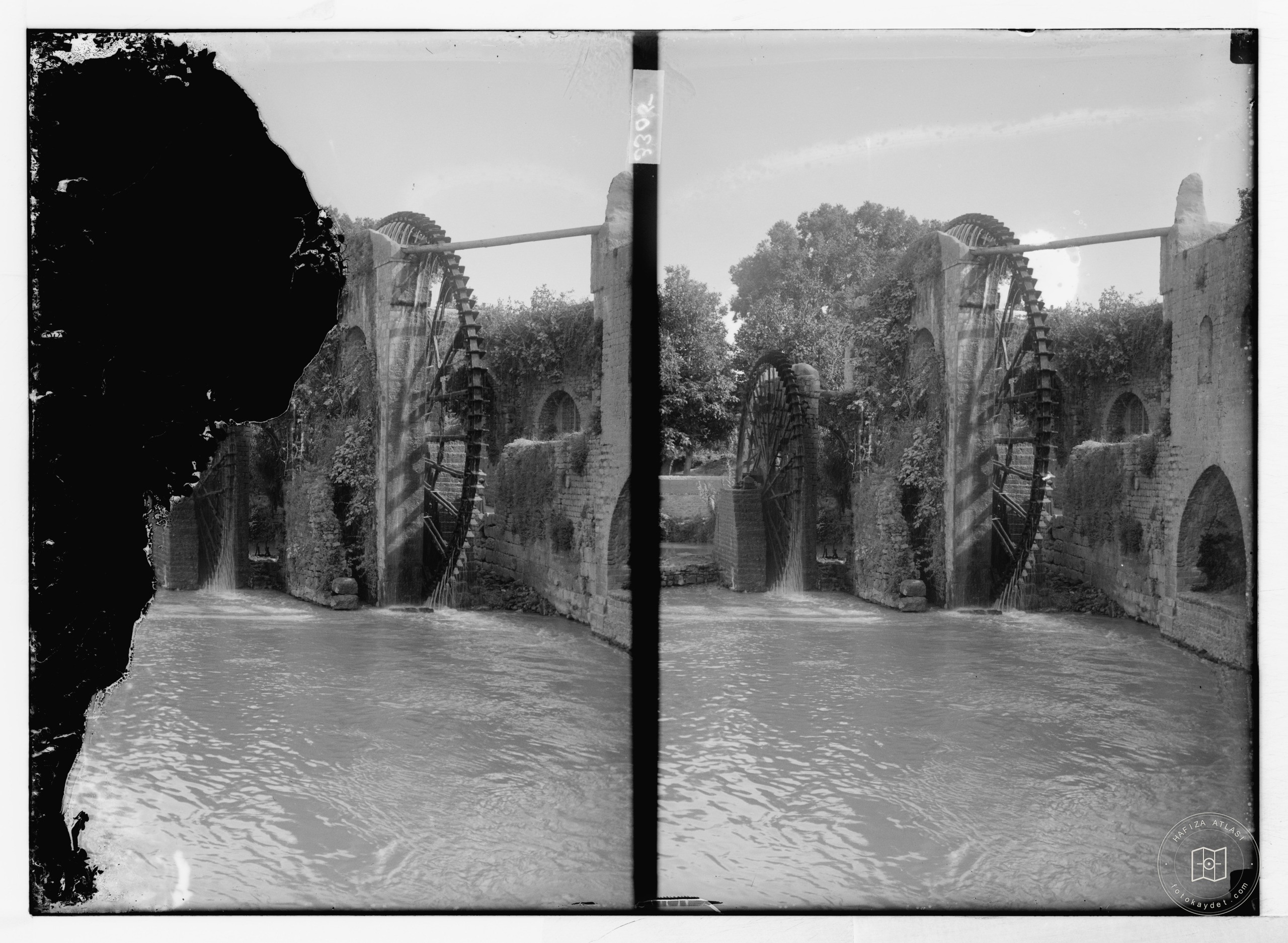 Hama (Hamath). Double water-wheel