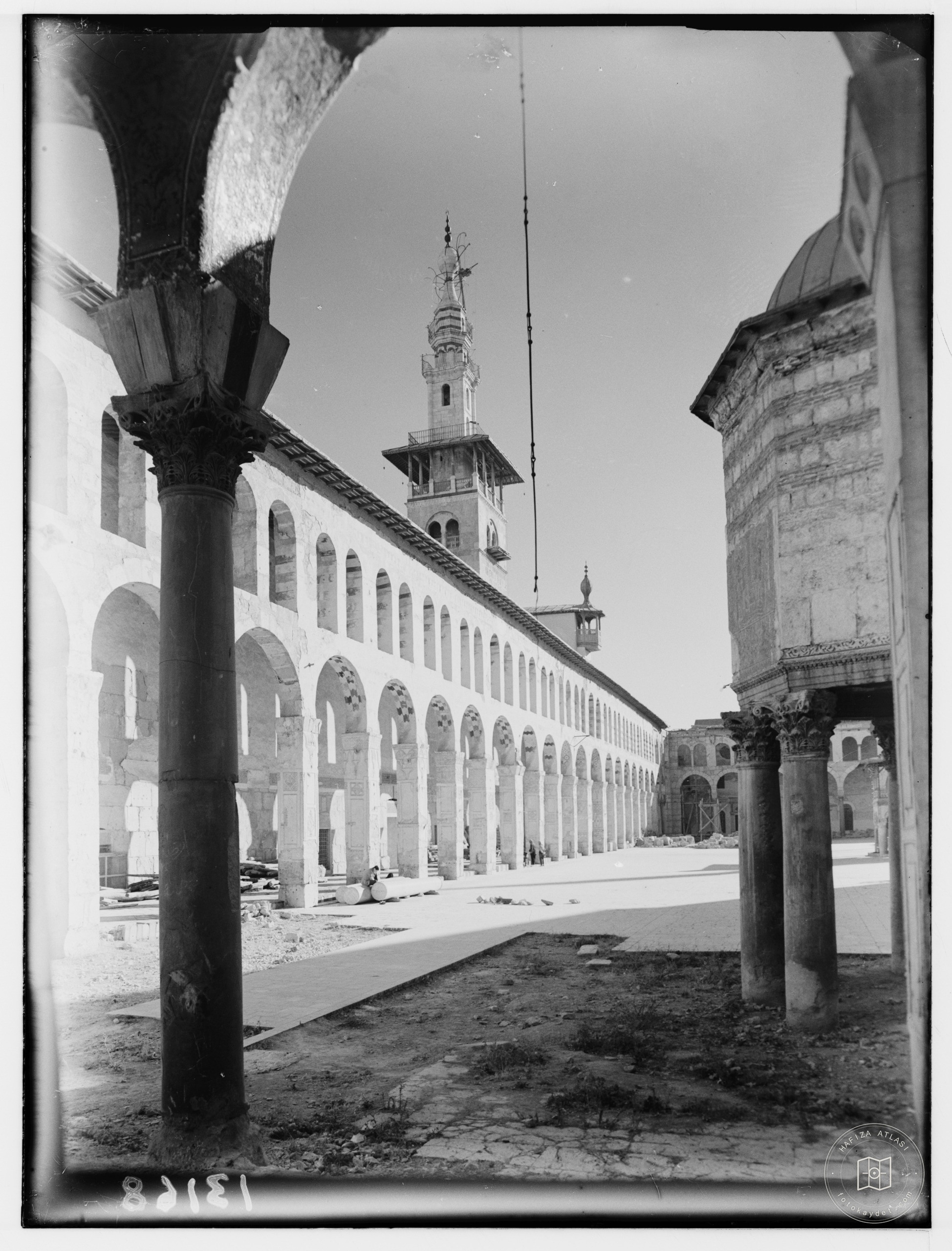 Şam Emevi Camii’nin kuzey revakı ve minaresi