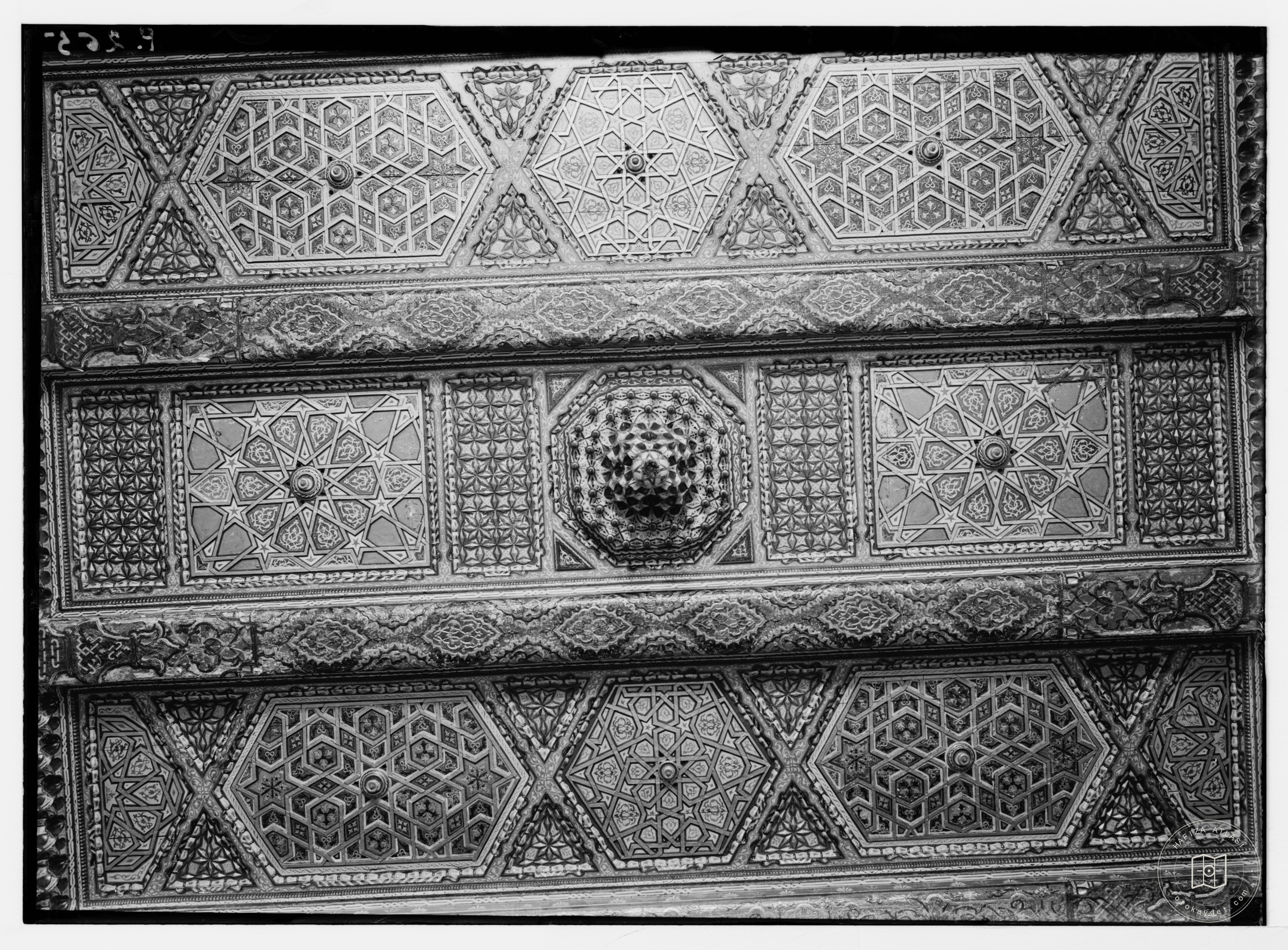 Syria. Damascus. Old arabesque ceiling of a Damascus home