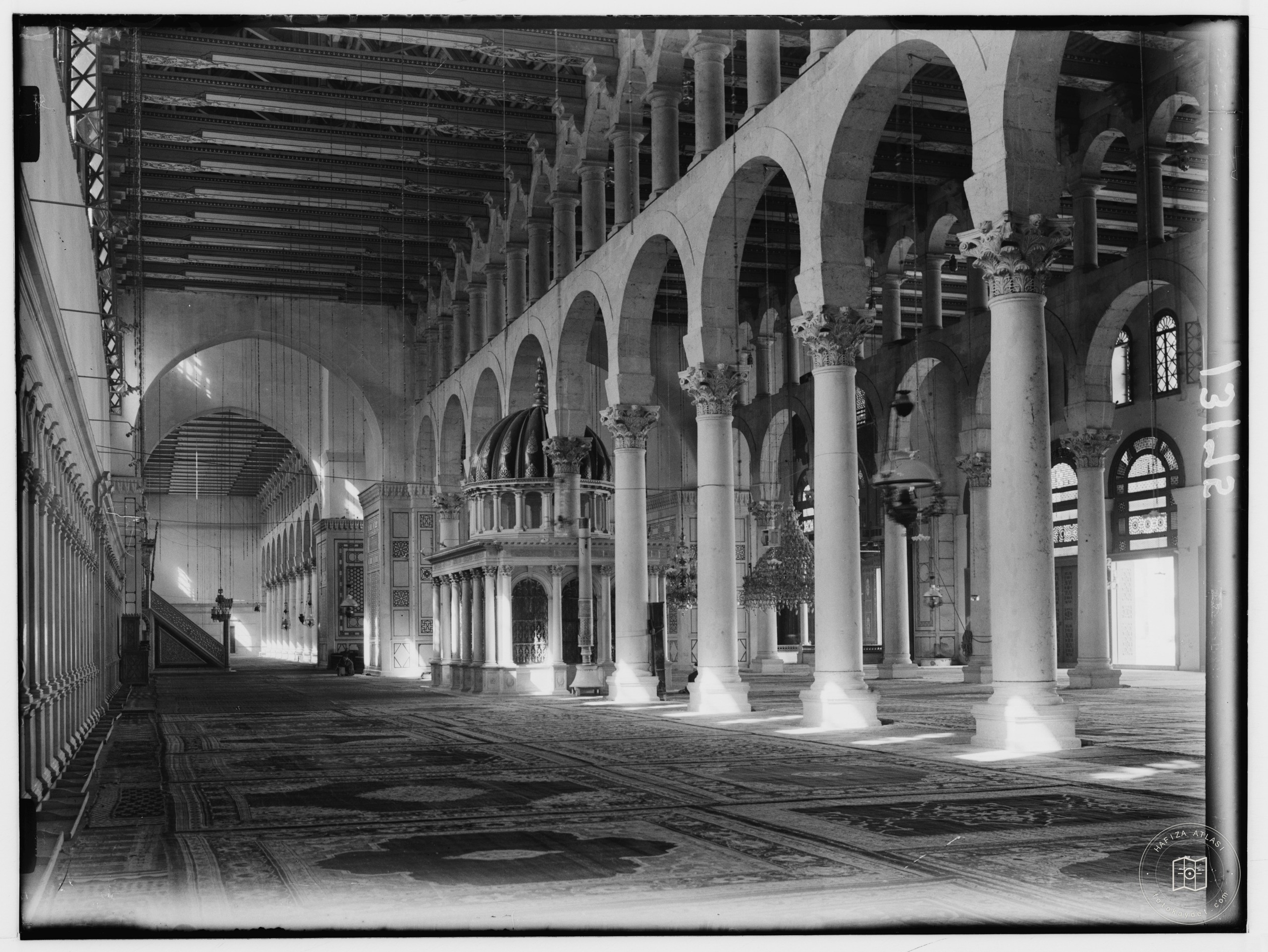 Şam Emevi Camii’nin içi — güney sahın