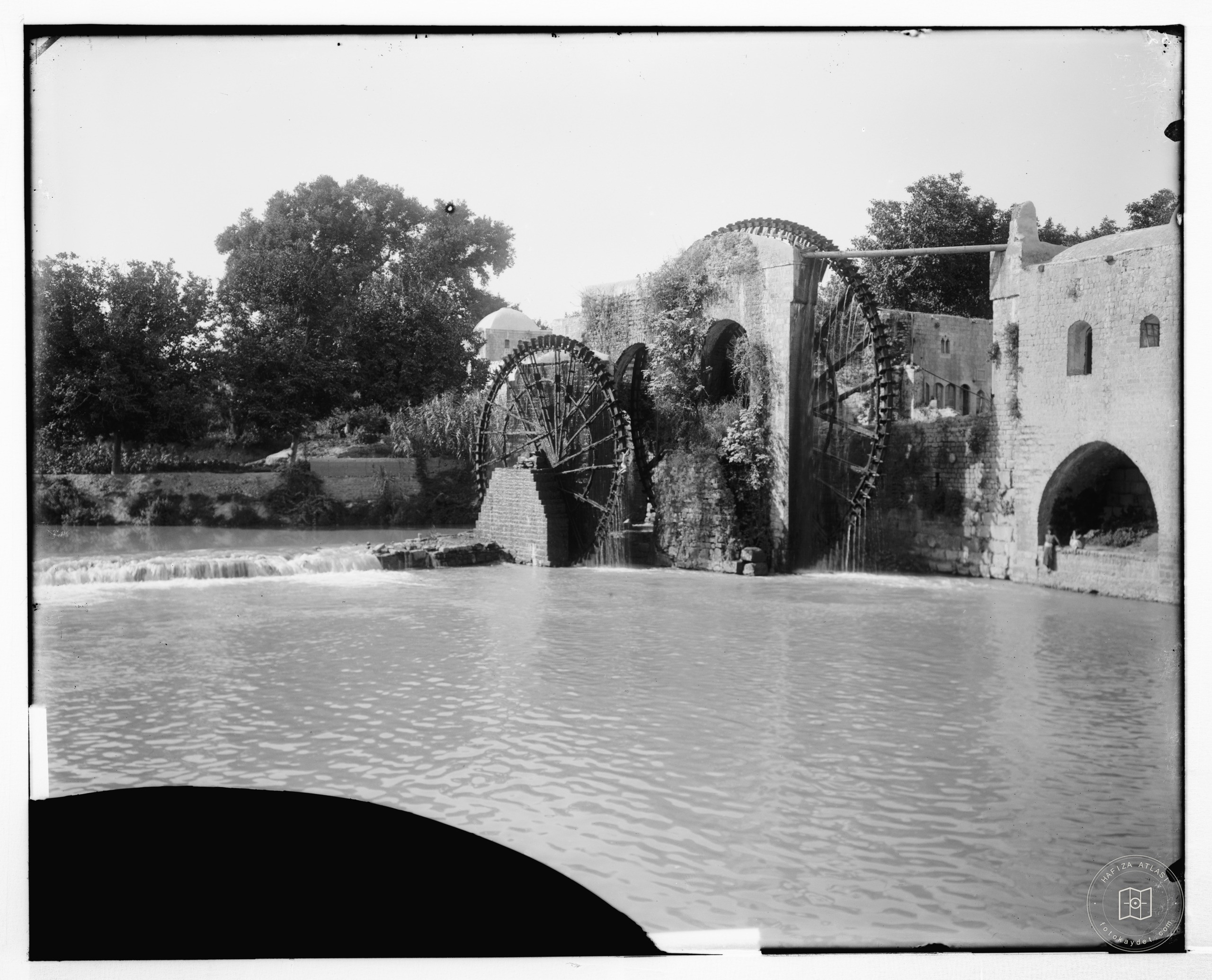 Hama (Hamath). Double water-wheel