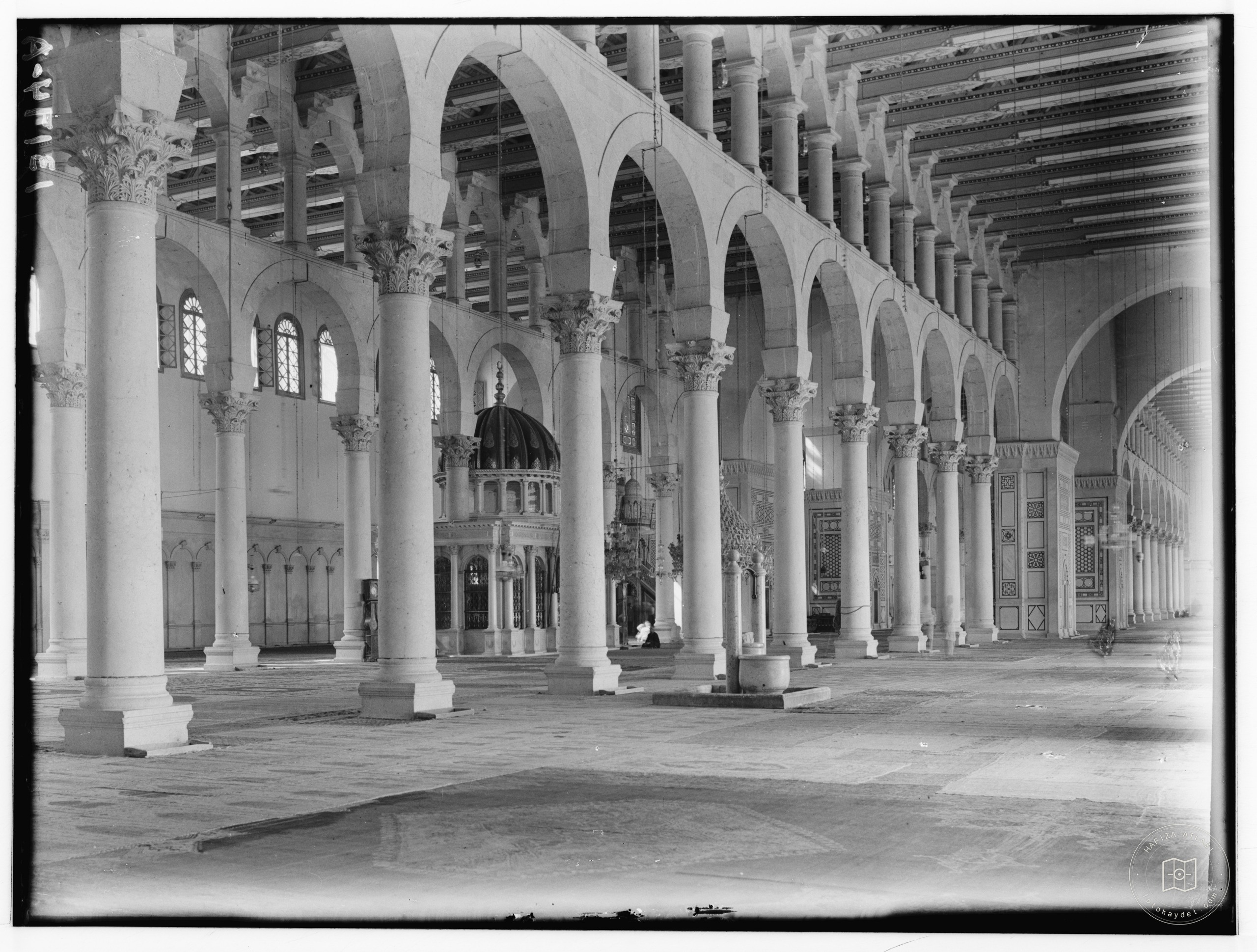 Damascus. The Ommayad Mosque. Mosque interior, general view, north aisle