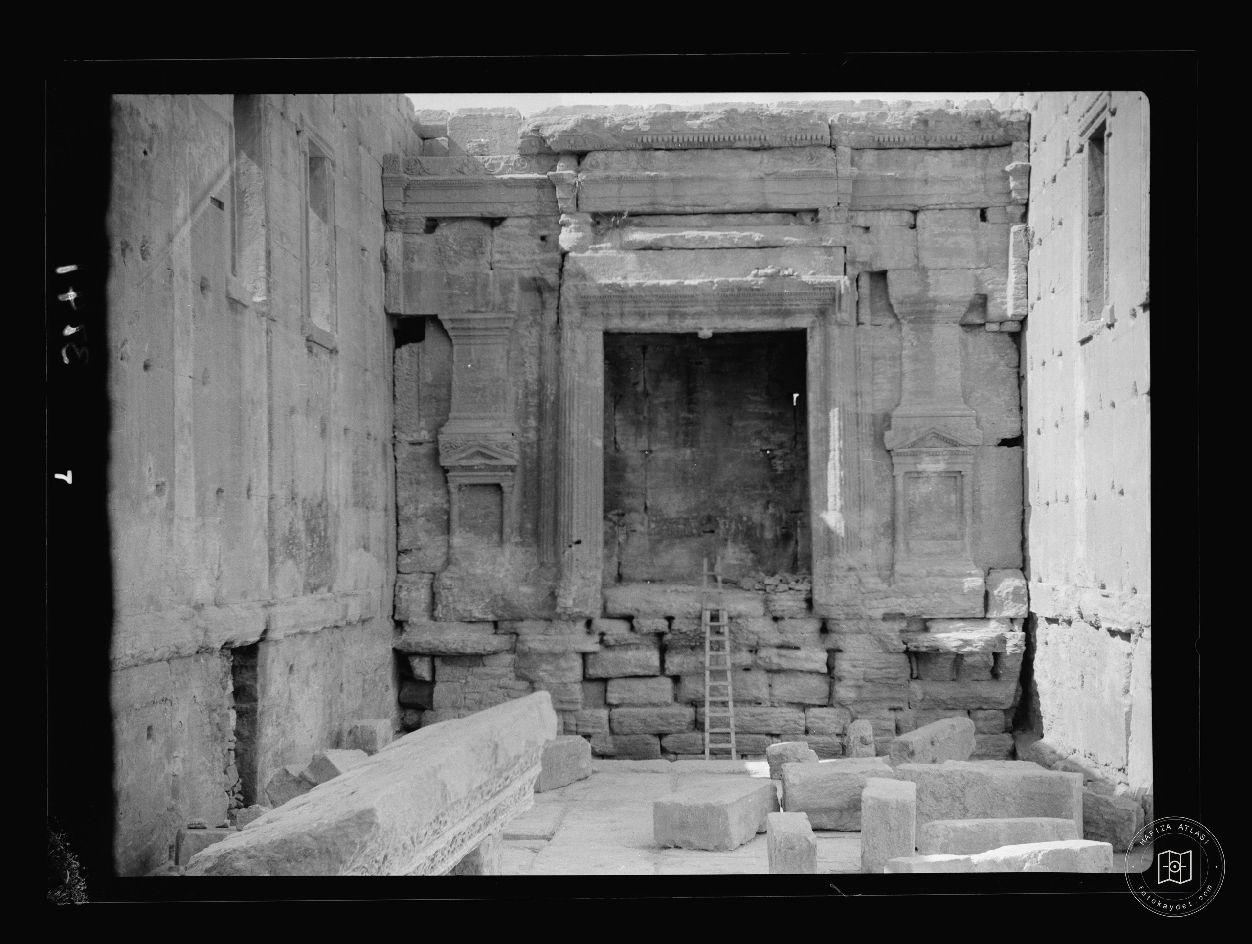 Palmira Bel Tapınağı’nın güney heykel nişi
