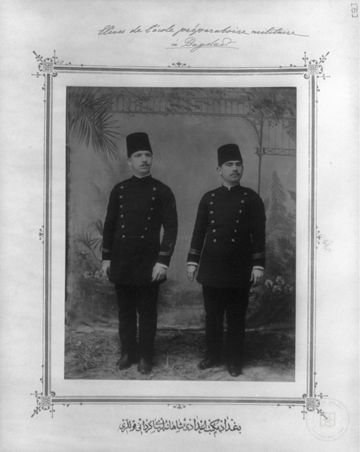 Bağdat’taki imparatorluk lisesi öğrencileri
