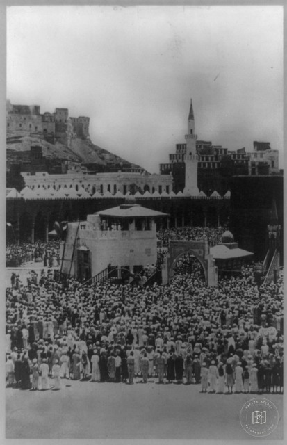 Mescid-i Haram’da ibadet edenler