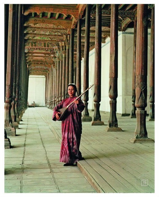 Portrait of Nodira Pirmatova inside the mosque