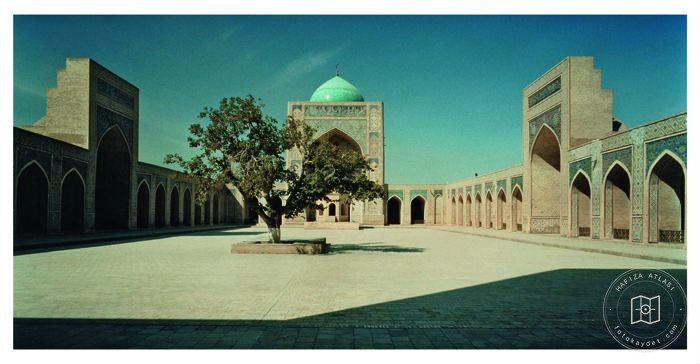 Buhara — Kalyan Camii’nin avlusu