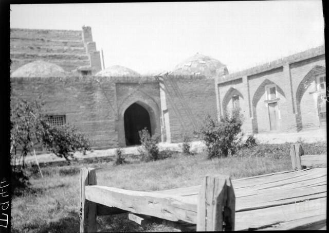 Oş — Oş Medresesi