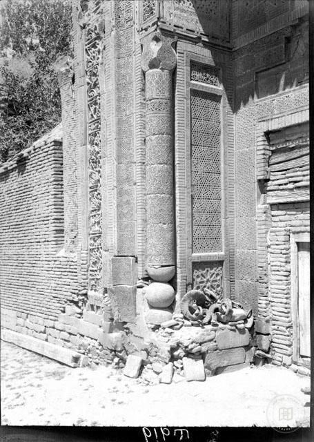 Uzgen — Three Mausolea at Uzgen