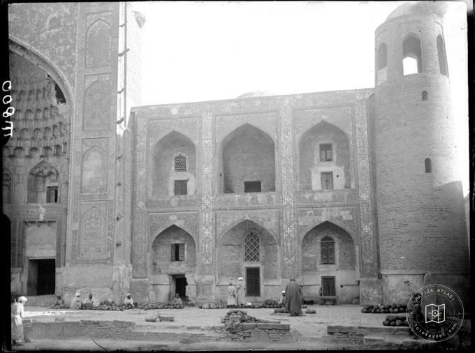 Buhara — Abdülaziz Han Medresesi
