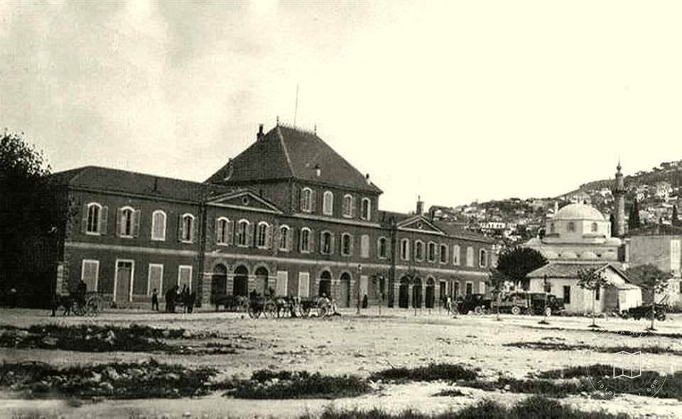 Izmir Pushne Train Station and Çorakkapı Mosque / 1920s