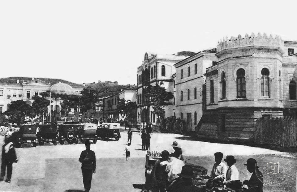 İzmir Konak Sarıkışla Önü / 1930′lar