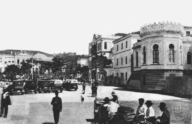 İzmir Konak Sarıkışla Önü / 1930′lar