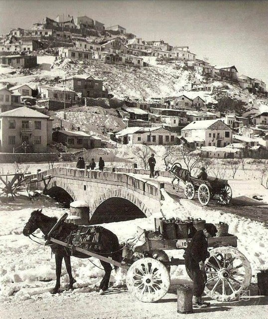 Ankara Bent Deresi on Debfrog Bridge / 1940's