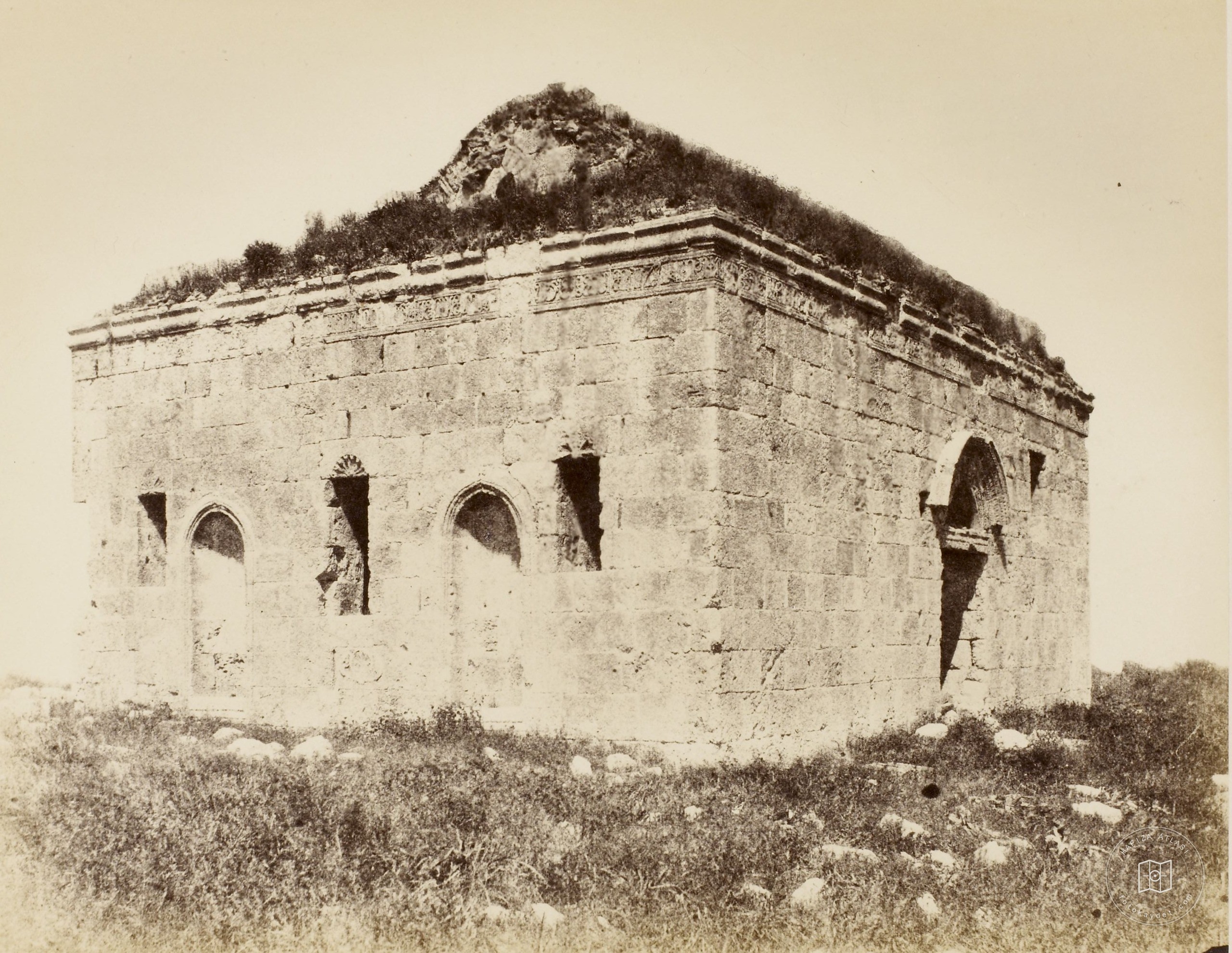 Anazarva Kalesi Kuzey Bölümünden / 1874 / Adana