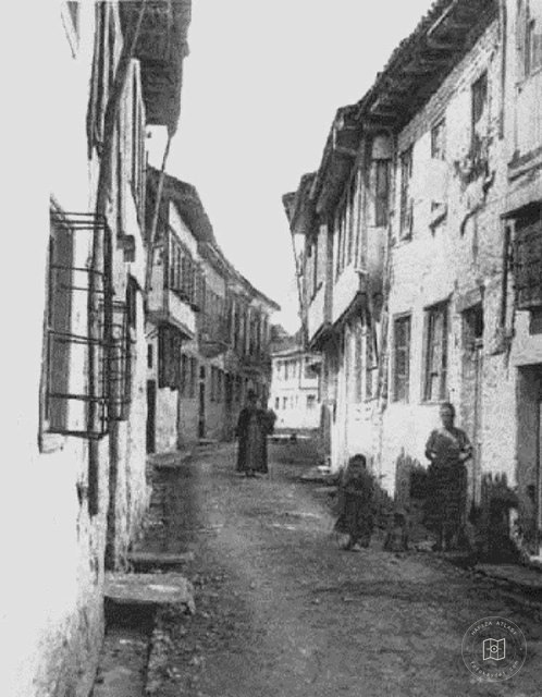 Yanya / 1928