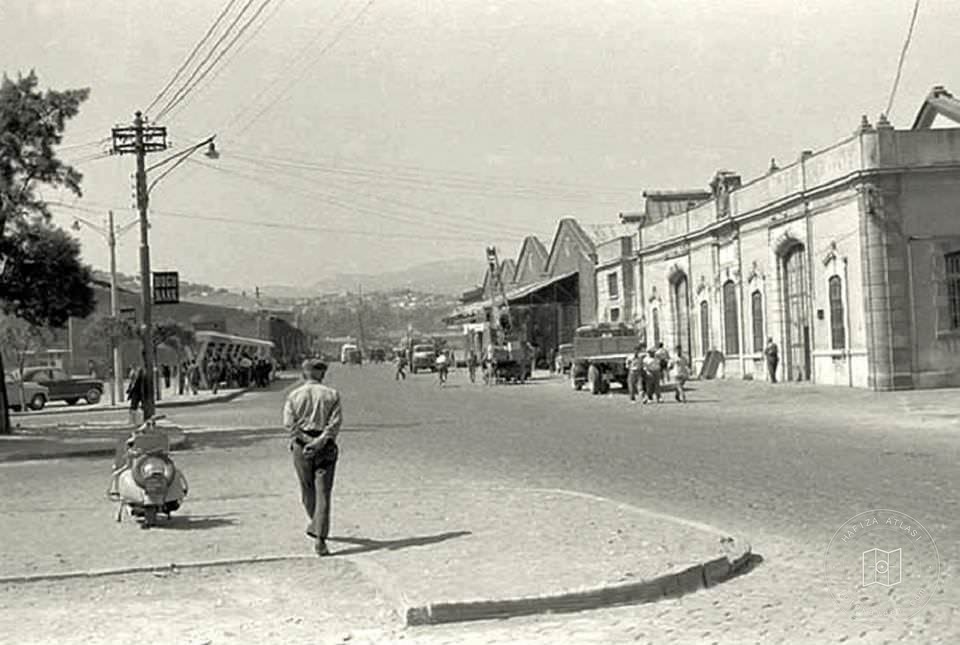 İzmir Gümrük Meydanı / 1954