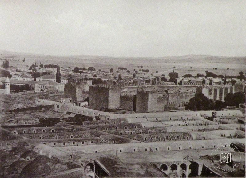 Kayseri: the castle and market (Source: Hugo Grothe, Geographische Charakterbilder, Leipzig, 1909)