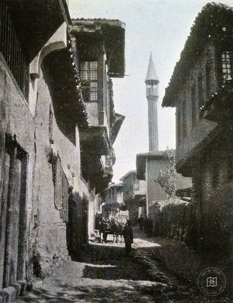 A street in the town of Marsovan/Merzifon (Source: W.J. Childs, Across Asia Minor on Foot, Edinburgh/London, 1917)