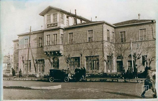 Sümerbank Building On Old Stonehan / Ankara