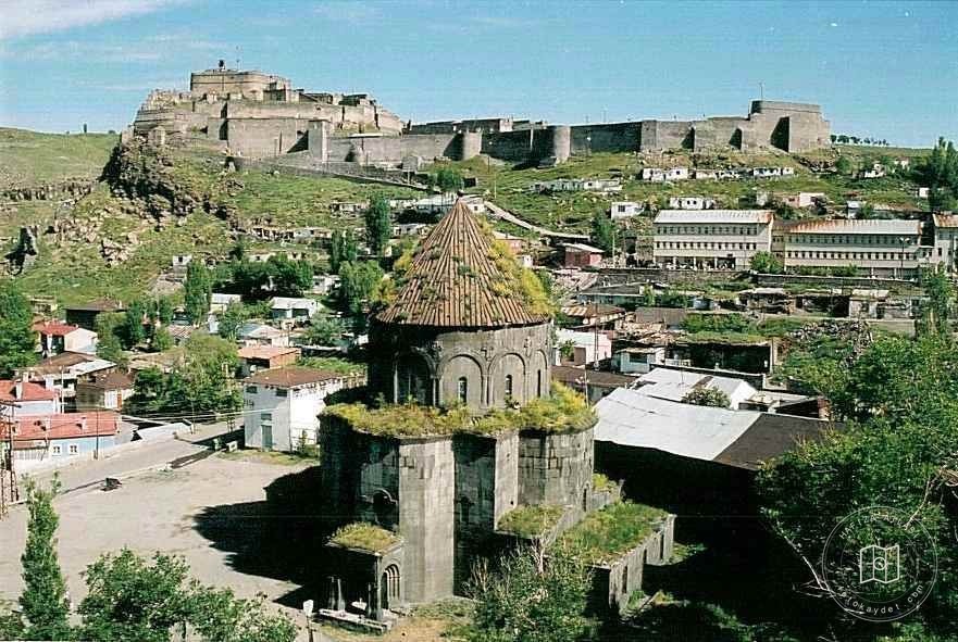 Kars Kümbet Camii ve Kars Kalesi
