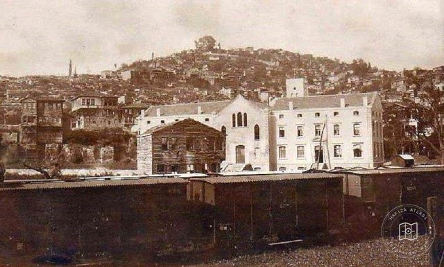 Izmit Necatibey Primary School / 1910′s