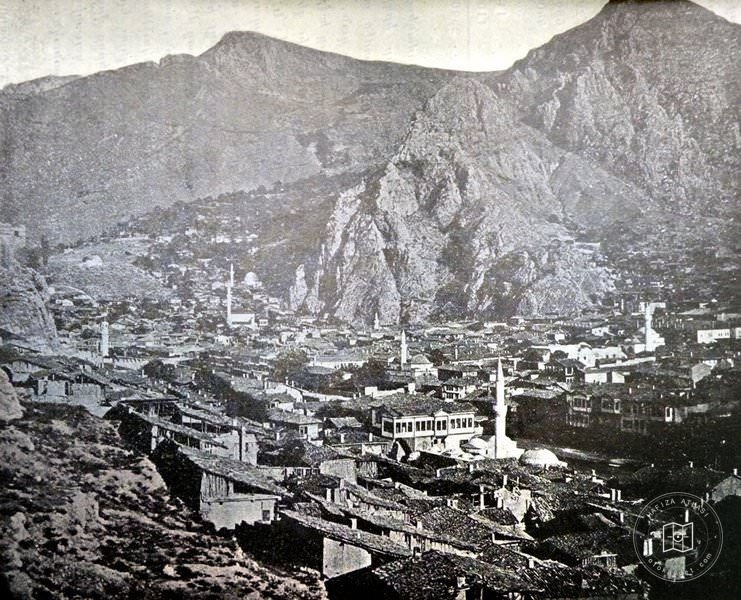 General view of the town of Amasya (Source: H M Eprigian, Illustrated Indegenous Dictionary [in Armenian], Part 1, Venice, St Lazzaro, 1900)
