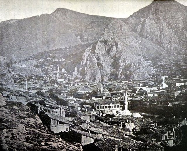 General view of the town of Amasya (Source: H M Eprigian, Illustrated Indegenous Dictionary [in Armenian], Part 1, Venice, St Lazzaro, 1900)