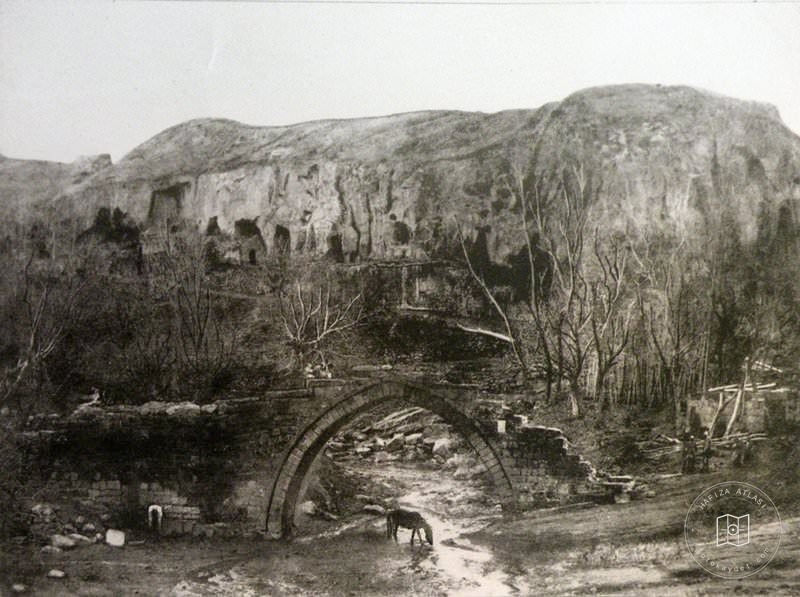 A scene from Akhlat (Source: P. Müller-Simonis, Du Caucase au Golfe Persique, à travers l’Arménie, le Kurdistan et la Mésopotamie, Washington D.C., 1892)