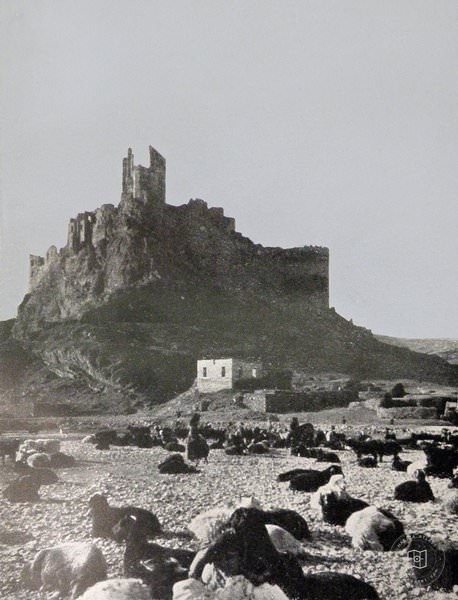 The fortress of Khoshab/Hoşab (Source: Noel Buxton, Harold Buxton, Travel and politics in Armenia , London, 1914)