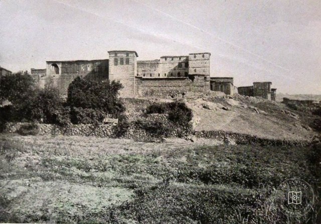 The small town of Chermug / Çermik (Chermug / Çermik kaza): the government centre (Source: Victor Pietschmann, Durch kurdische Berge und armenische Städte, Wien, 1940)