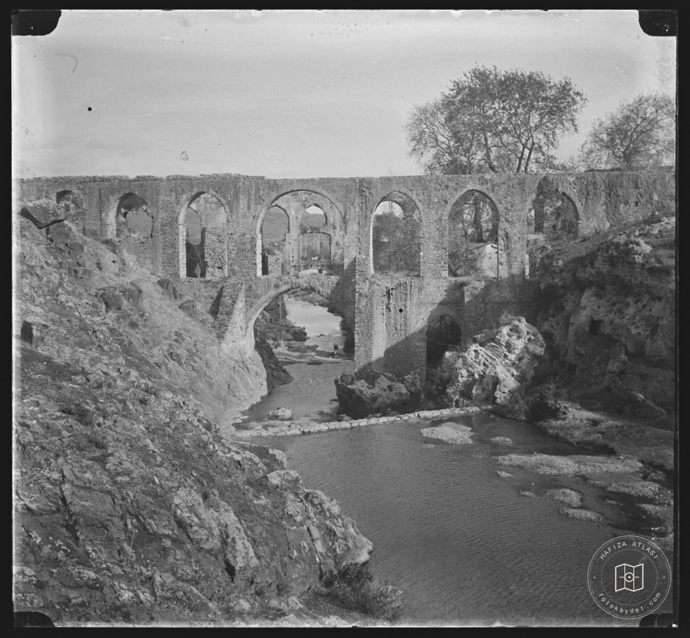 Red Water Belts , Buca , Izmir / 1900 Cubicle
