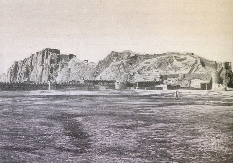 Van: the castle (Van Kalesi) and the fortified centre of the town (Source: H.F.B. Lynch, Armenia. Travels and Studies, Vol. II, London, 1901)